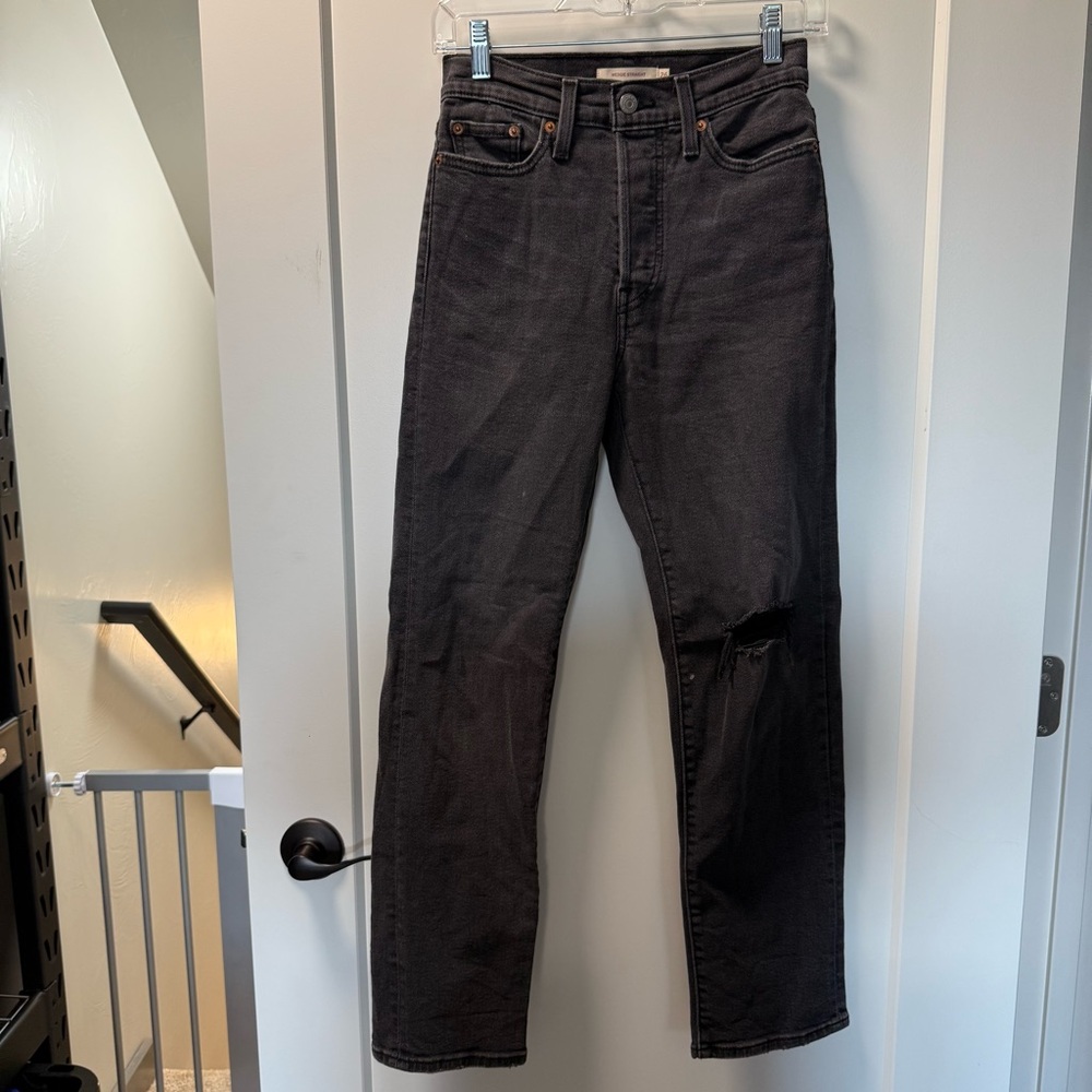 Levi's Wedgie Straight Jean Black High Waist Button Fly Distressed‎ 26x28